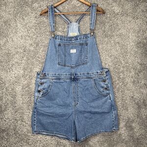 Levi’s Women’s Denim Short Overalls Size XL Shortalls Medium Wash